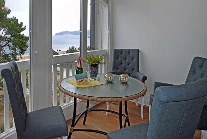 Strandvilla Aegir Mit Ostseeblick Binz Exterior photo